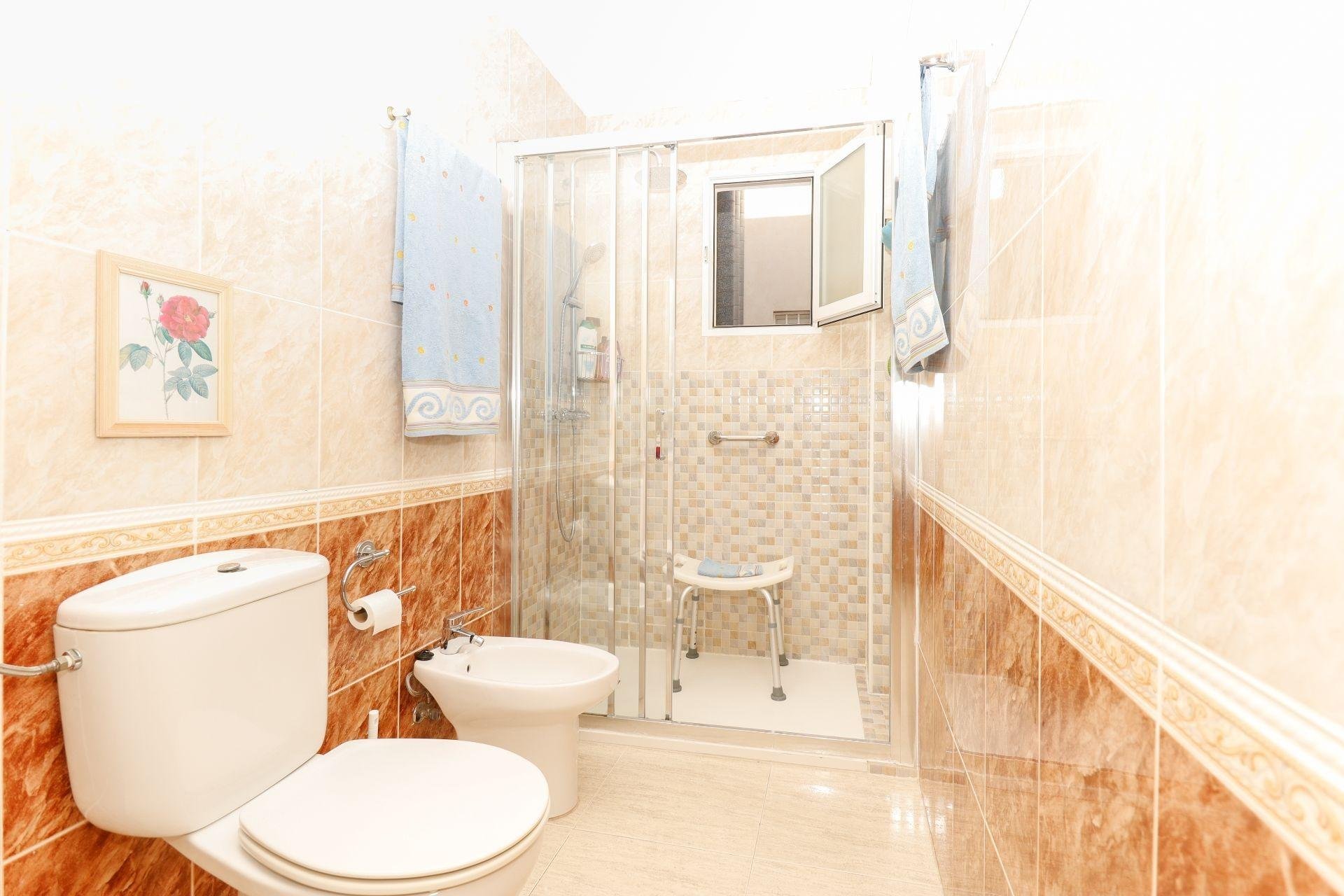 Apartamento en Torrevieja, Alicante, España 1 dormitorio, 60 m2 No. 184324