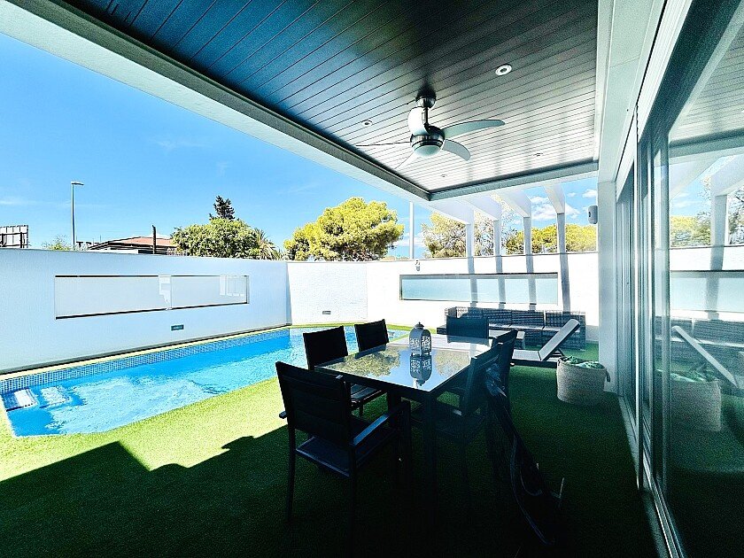 Villa Mil Palmeras, Alicante, Spānijā 3 istabas, 132 m2 Nr. 111284