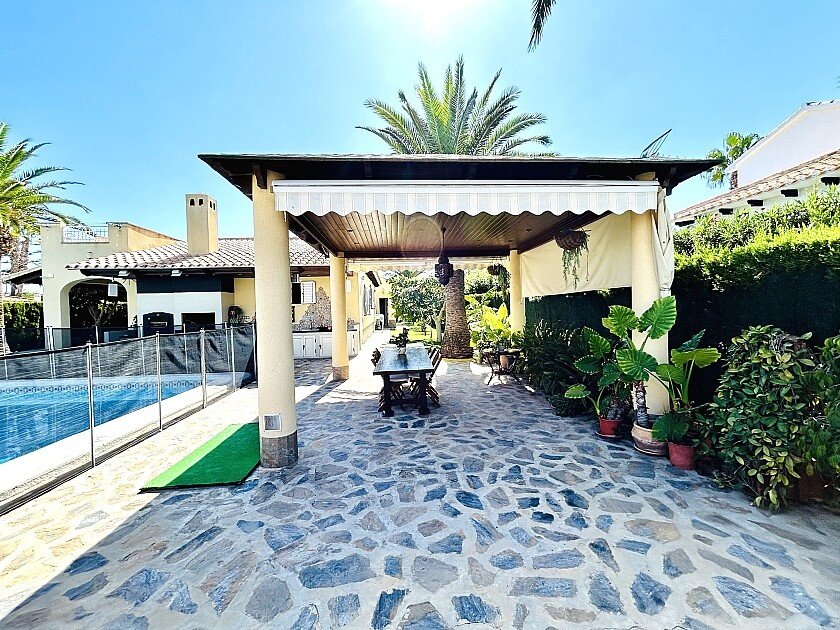 Villa in Cabo Roig, Alicante, Spain 3 bedrooms, 120 sq.m. No. 111286