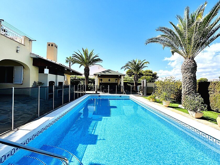 Villa in Cabo Roig, Alicante, Spain 3 bedrooms, 120 sq.m. No. 111286