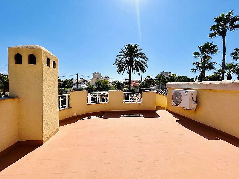 Villa in Cabo Roig, Alicante, Spain 3 bedrooms, 120 sq.m. No. 111286