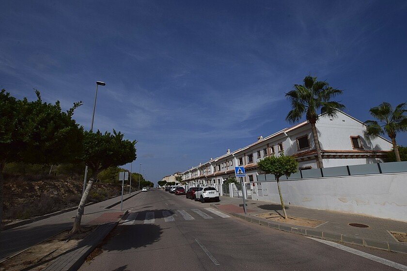 Kaupunkipientalo San Miguel de Salinas, Alicante, Espanja 3 makuuhuonetta, 102 m2 No. 111281