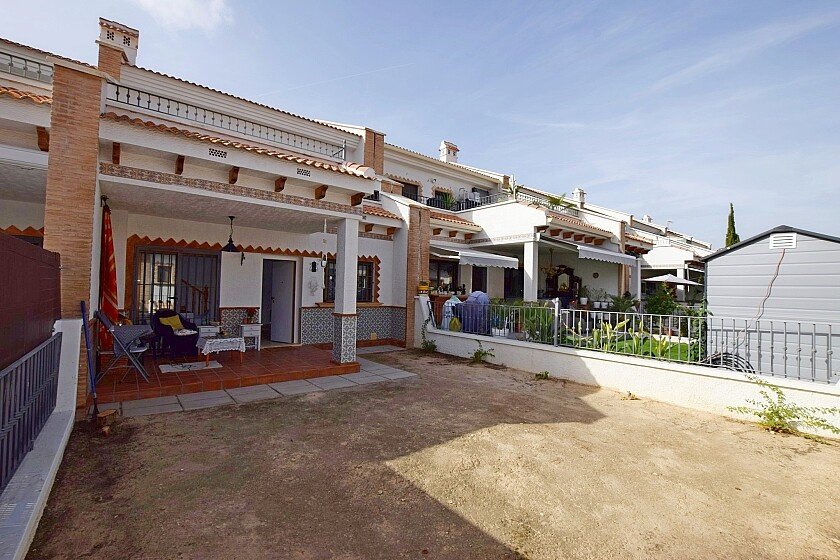 Kaupunkipientalo San Miguel de Salinas, Alicante, Espanja 3 makuuhuonetta, 102 m2 No. 111281