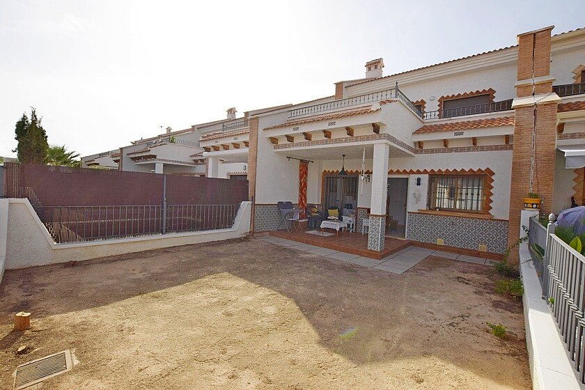 Kaupunkipientalo San Miguel de Salinas, Alicante, Espanja 3 makuuhuonetta, 102 m2 No. 111281