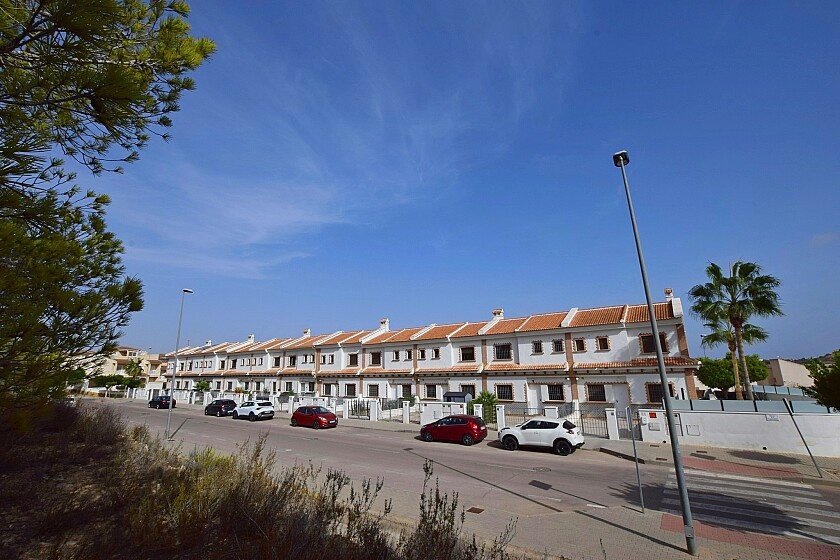 Kaupunkipientalo San Miguel de Salinas, Alicante, Espanja 3 makuuhuonetta, 102 m2 No. 111281