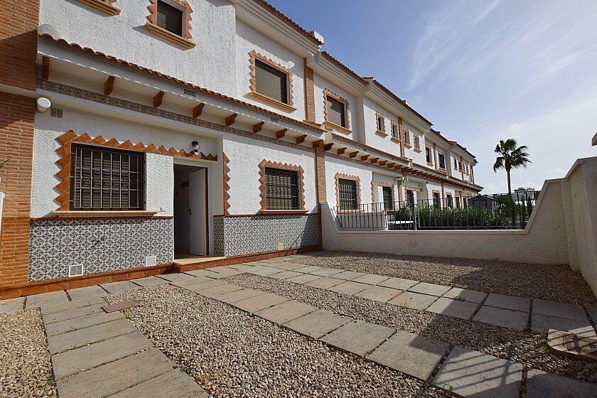 Kaupunkipientalo San Miguel de Salinas, Alicante, Espanja 3 makuuhuonetta, 102 m2 No. 111281
