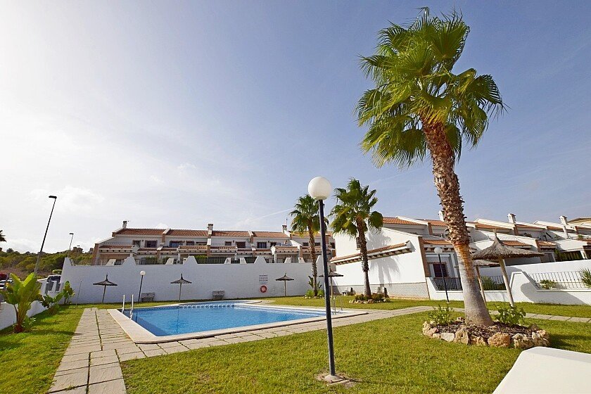 Kaupunkipientalo San Miguel de Salinas, Alicante, Espanja 3 makuuhuonetta, 102 m2 No. 111281