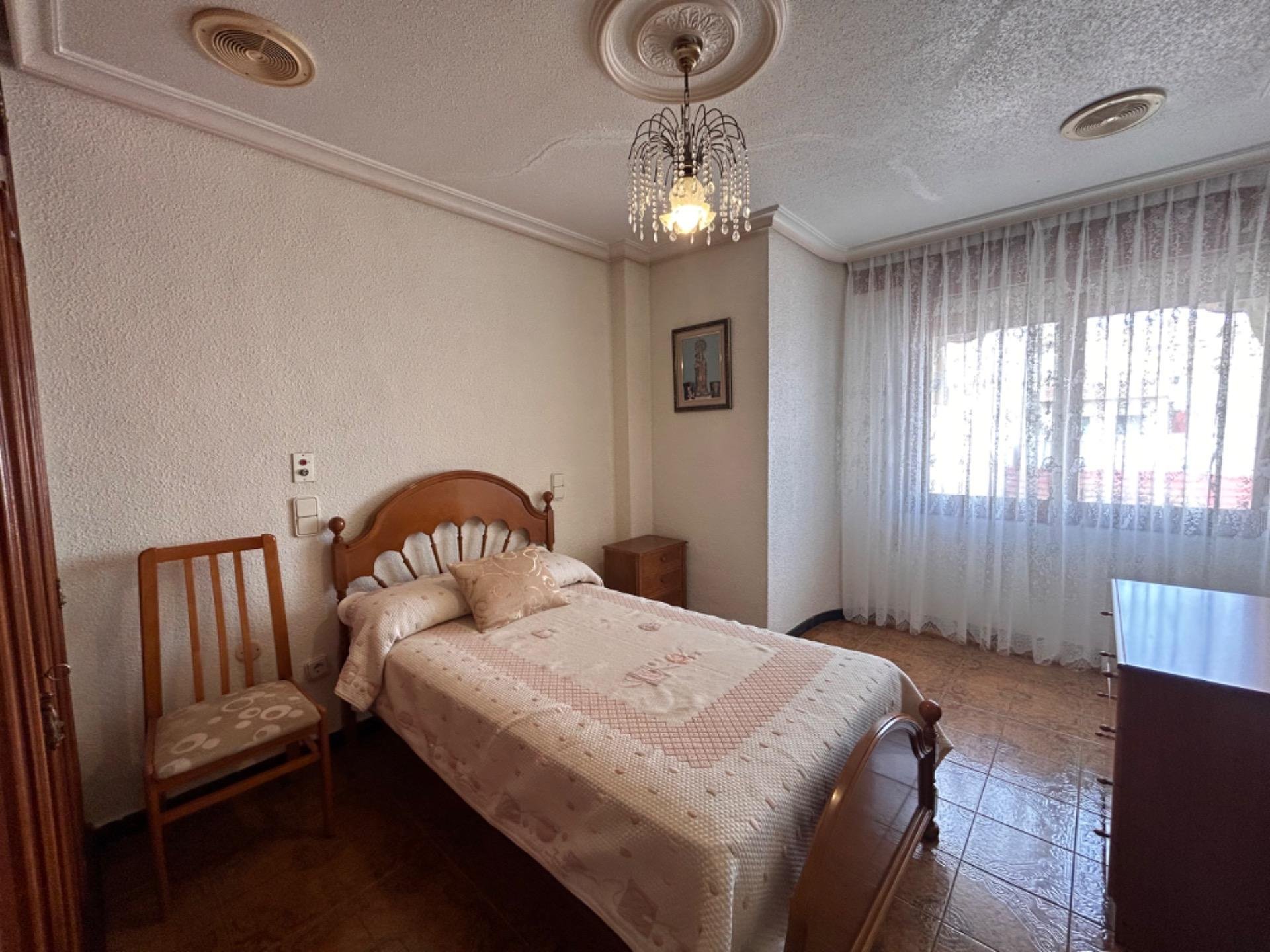 House in Guardamar del Segura, Alicante, Spanien 5 Schlafzimmer, 340 m2 Nr. 78940