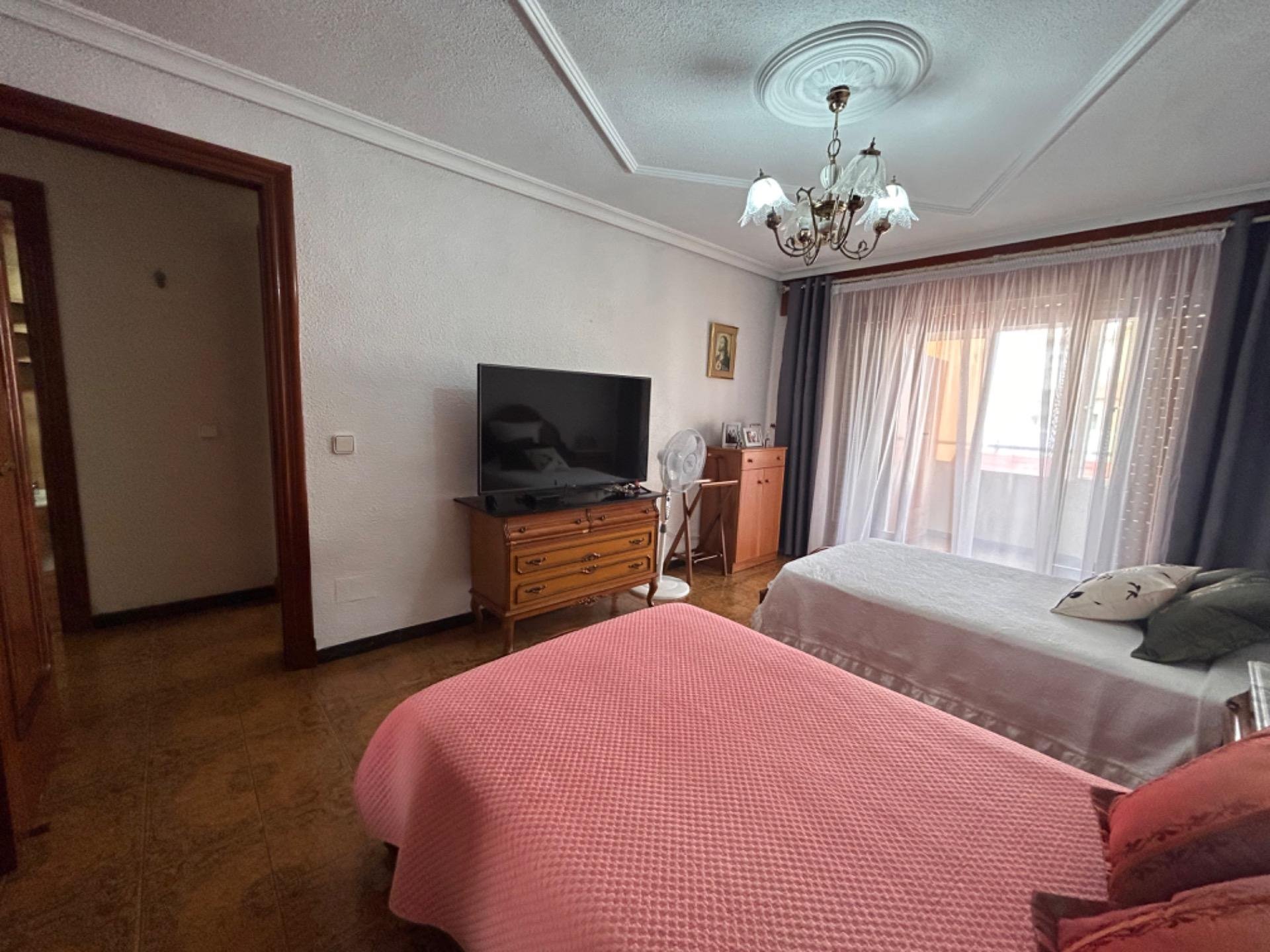 House in Guardamar del Segura, Alicante, Spanien 5 Schlafzimmer, 340 m2 Nr. 78940