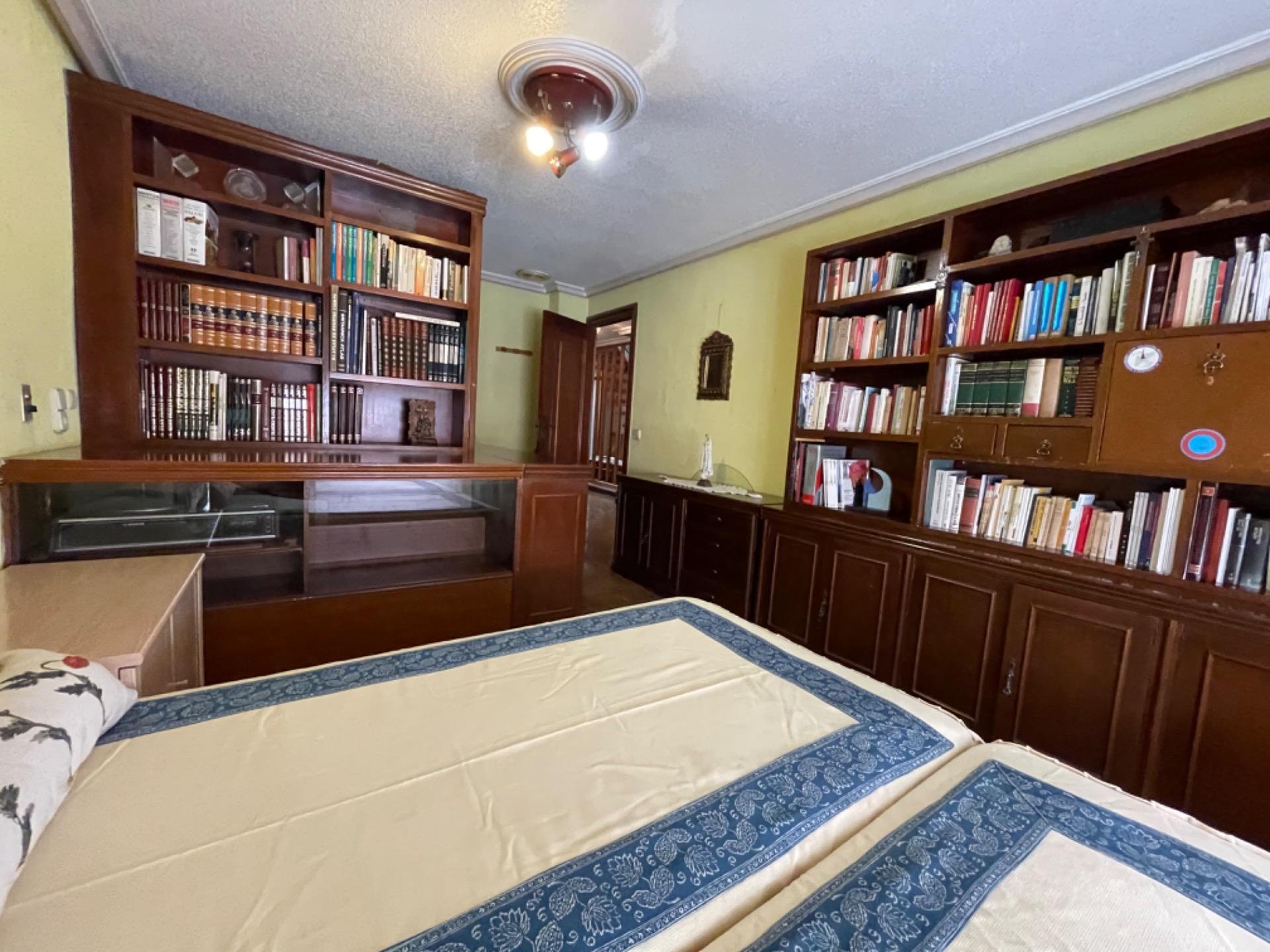 House in Guardamar del Segura, Alicante, Spanien 5 Schlafzimmer, 340 m2 Nr. 78940
