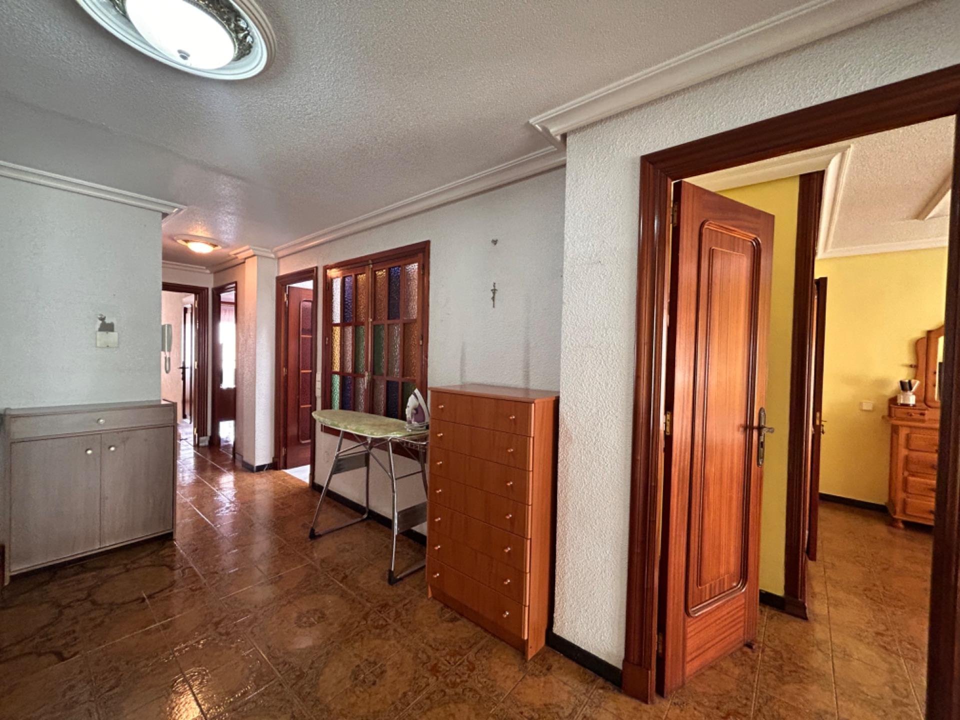 House in Guardamar del Segura, Alicante, Spanien 5 Schlafzimmer, 340 m2 Nr. 78940