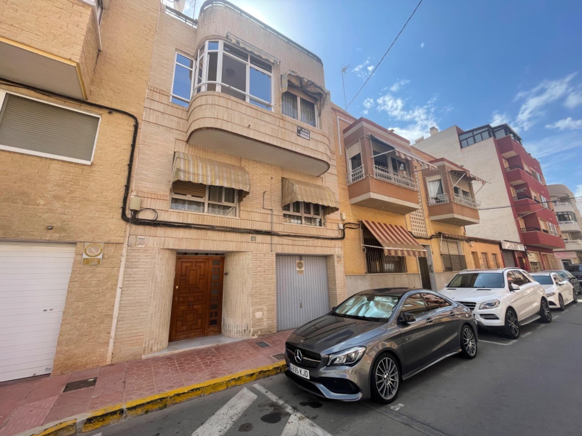 House in Guardamar del Segura, Alicante, Spanien 5 Schlafzimmer, 340 m2 Nr. 78940