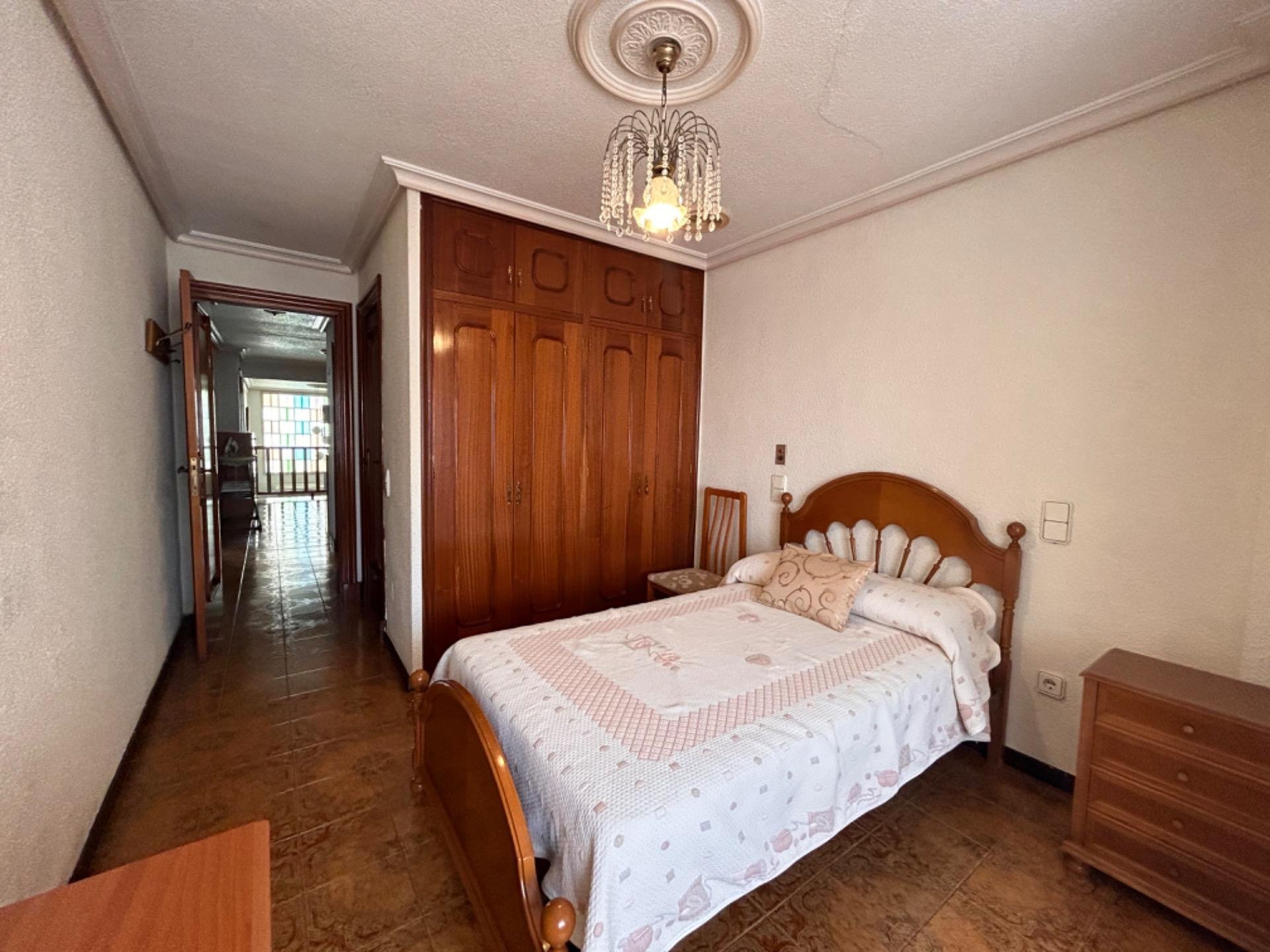 House in Guardamar del Segura, Alicante, Spanien 5 Schlafzimmer, 340 m2 Nr. 78940