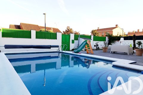 Apartament w Meco, Madrid, Hiszpania 6 sypialni, 400 mkw. nr 173108