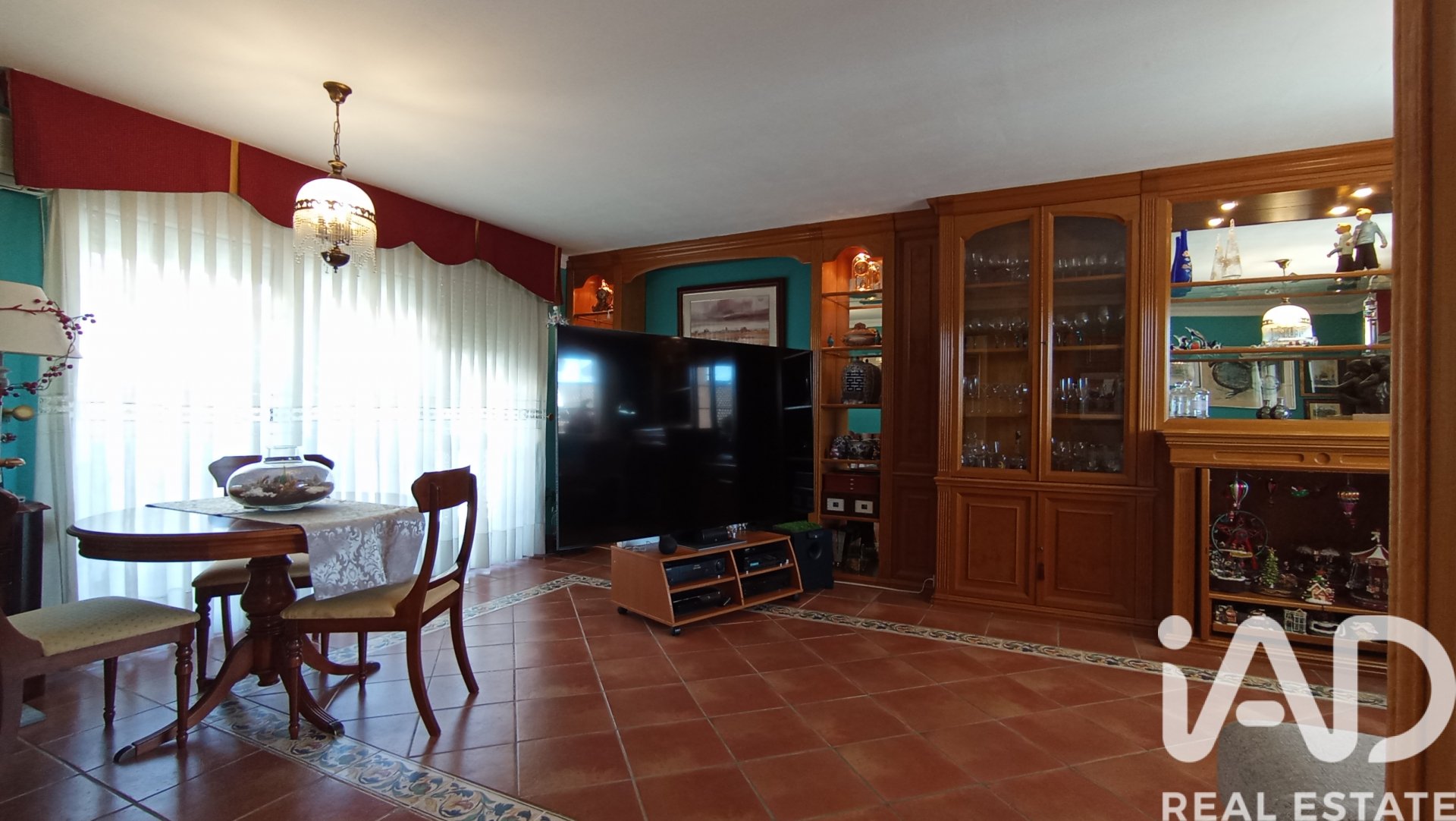 Lägenhet i Meco, Madrid, Spanien 6 sovrum, 400 kvm. Nr. 173108