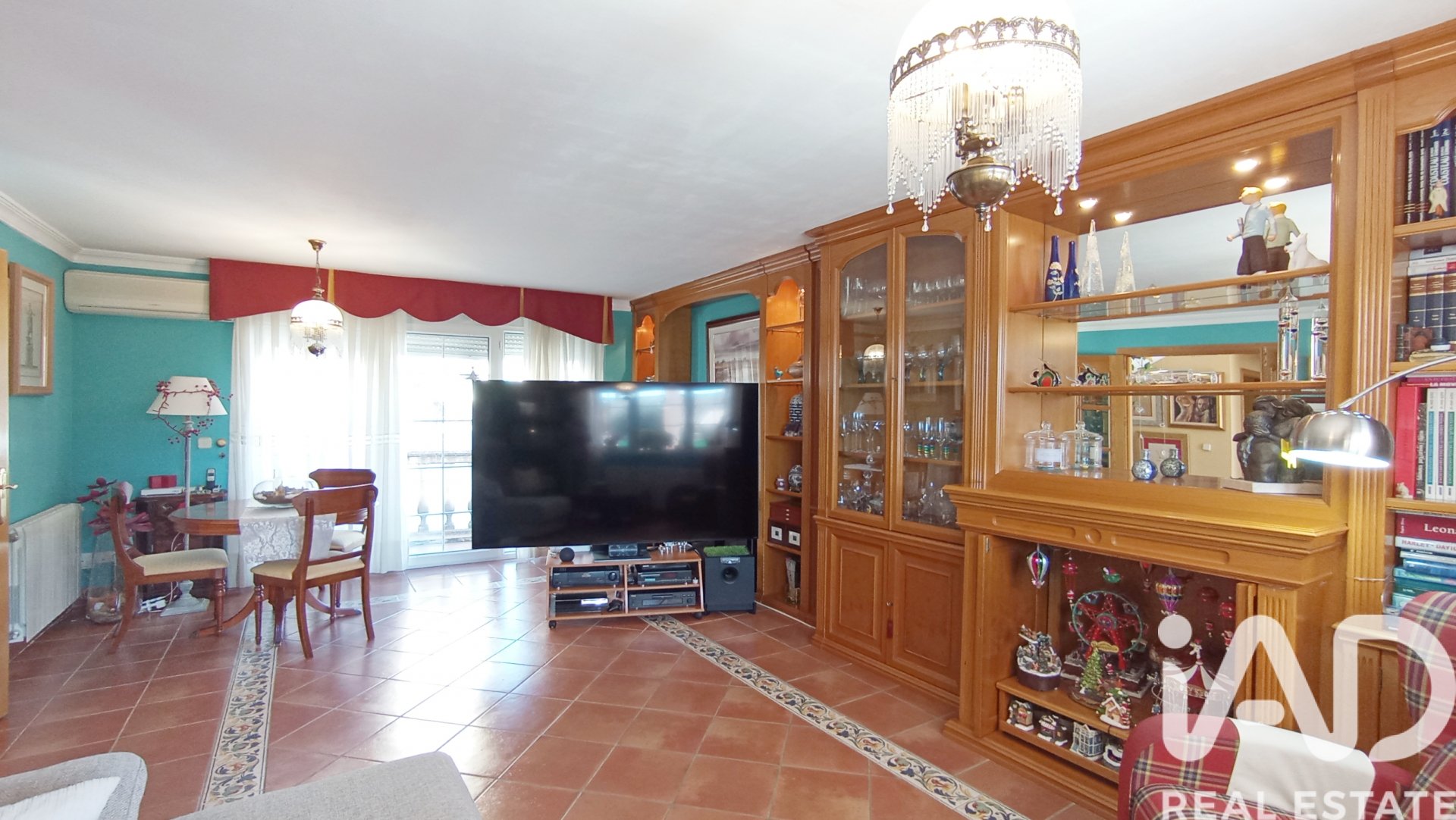 Lägenhet i Meco, Madrid, Spanien 6 sovrum, 400 kvm. Nr. 173108