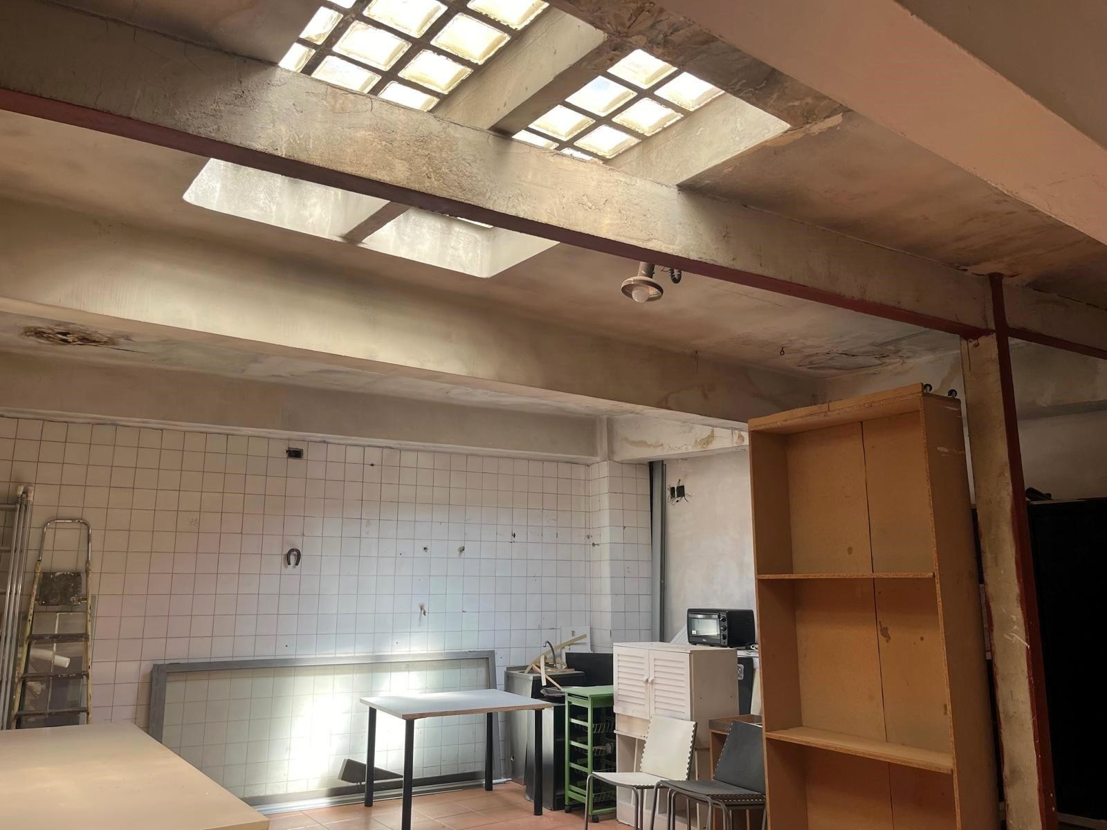 Liikekiinteistö Valencia, Espanja 2 makuuhuonetta, 227 m2 No. 133556