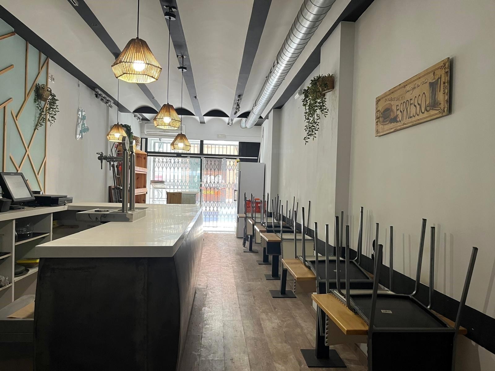 Liikekiinteistö Valencia, Espanja 2 makuuhuonetta, 227 m2 No. 133556