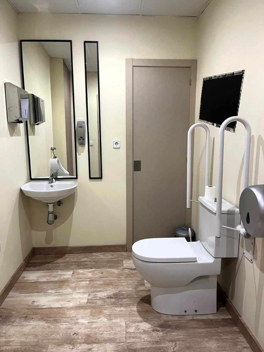 Liikekiinteistö Valencia, Espanja 2 makuuhuonetta, 227 m2 No. 133556