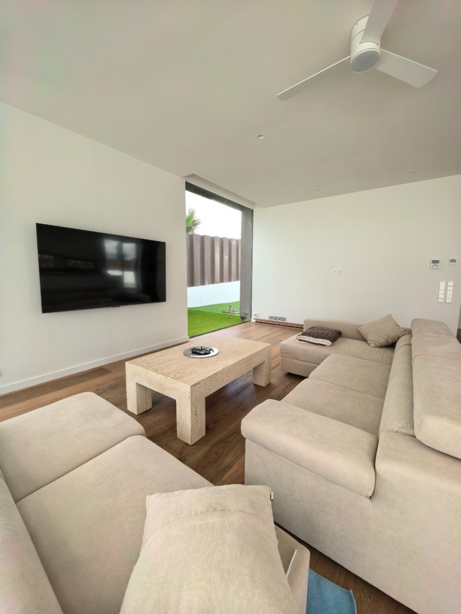 Villa i Godella, Valencia, Spanien 6 sovrum, 250 kvm. Nr. 148562