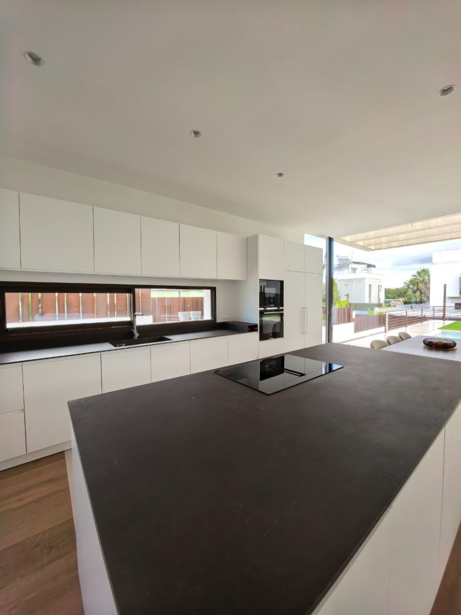 Villa i Godella, Valencia, Spanien 6 sovrum, 250 kvm. Nr. 148562