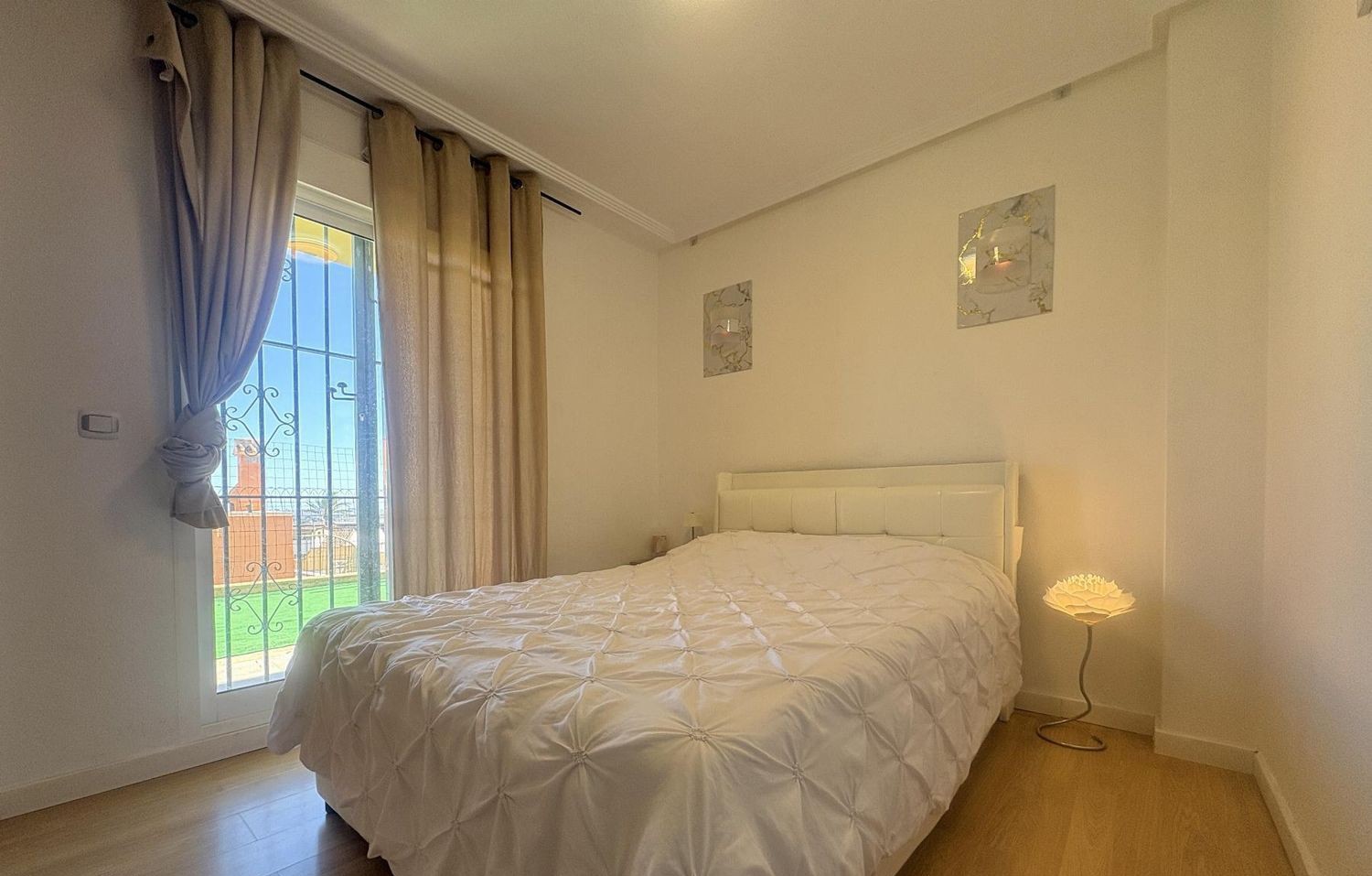 Duplex in Alicante, Spain 4 bedrooms, 140 sq.m. No. 180903