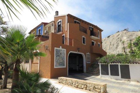 Tvåvåningslägenhet i El Campello, Alicante, Spanien 3 sovrum, 110 kvm. Nr. 180905