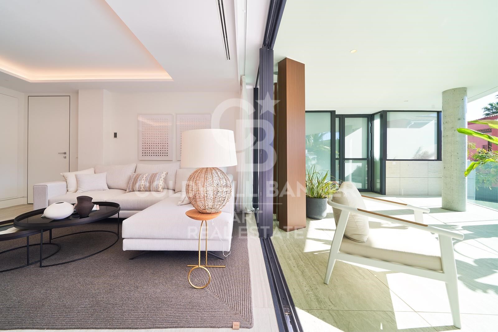 Appartamento a Estepona, Malaga, Spagna 3 camere da letto, 328 mq. N° 158659