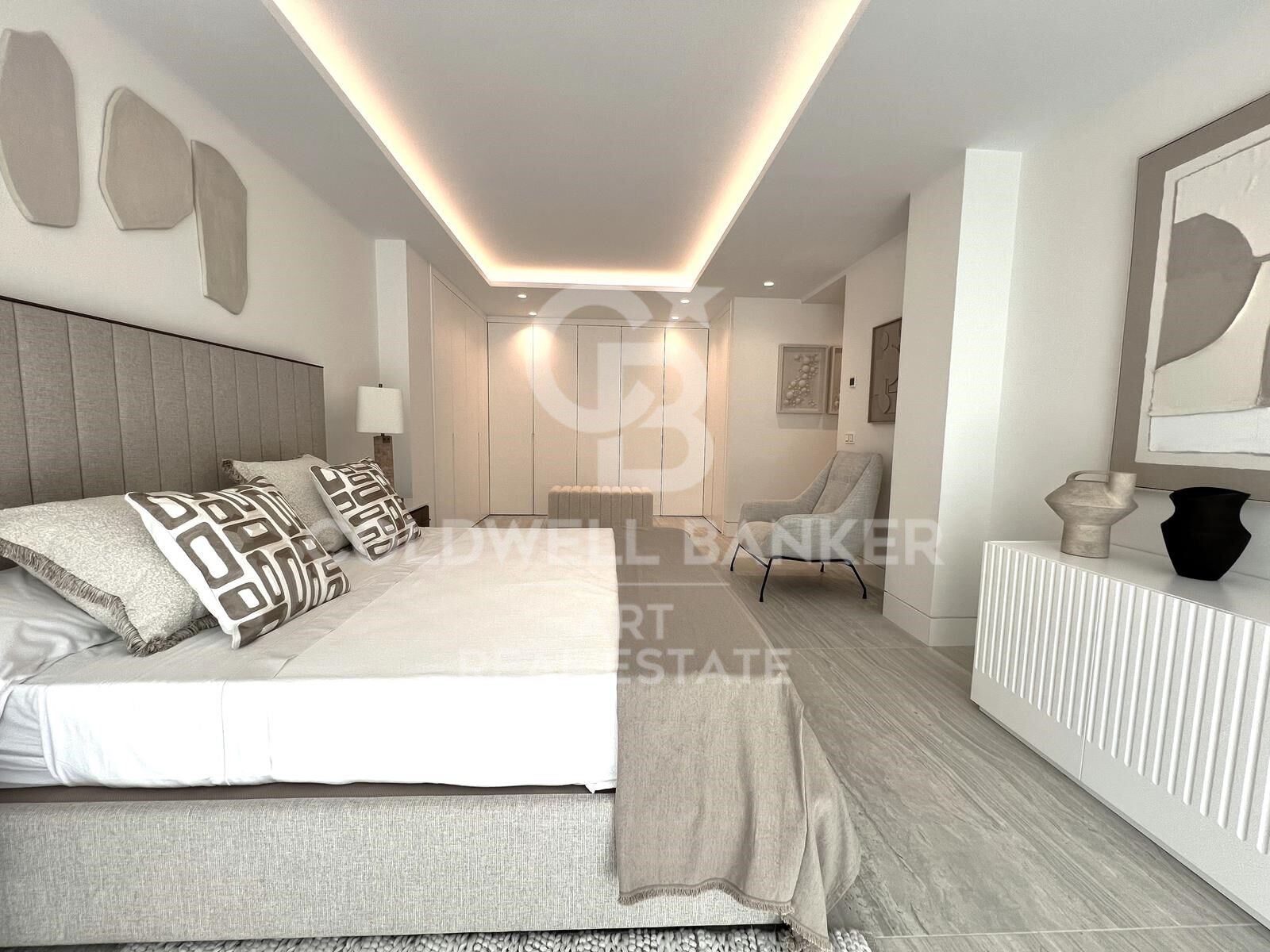 Appartamento a Estepona, Malaga, Spagna 3 camere da letto, 328 mq. N° 158659