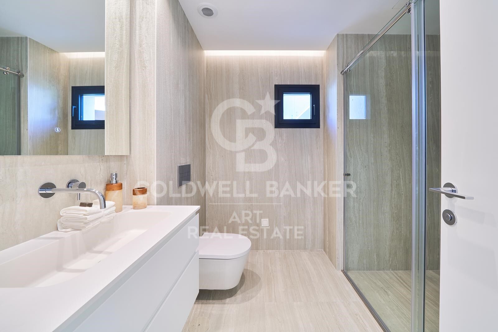 Appartamento a Estepona, Malaga, Spagna 3 camere da letto, 328 mq. N° 158659