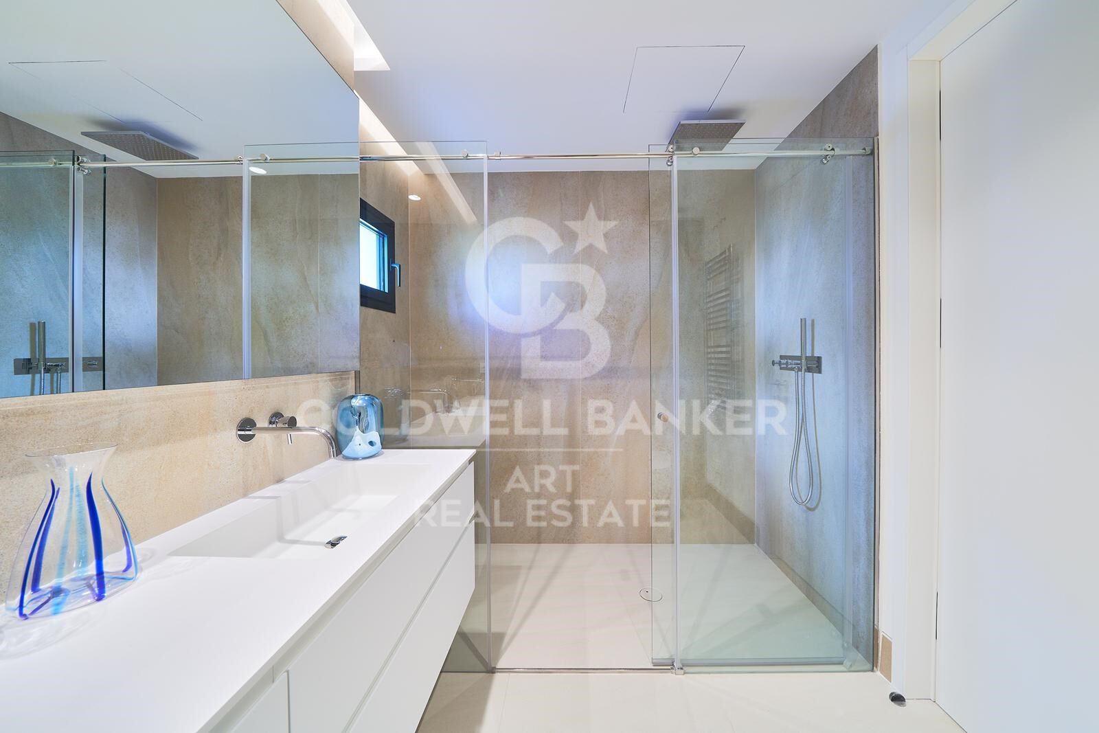 Appartamento a Estepona, Malaga, Spagna 3 camere da letto, 328 mq. N° 158659