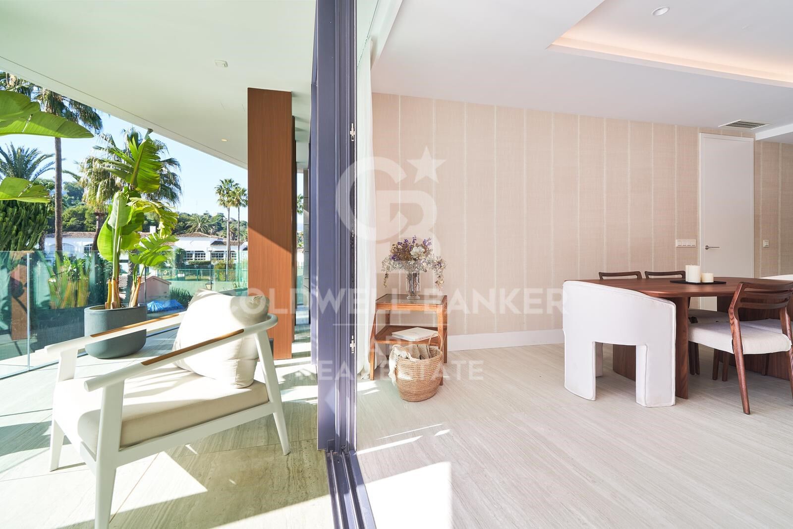 Appartamento a Estepona, Malaga, Spagna 3 camere da letto, 328 mq. N° 158659