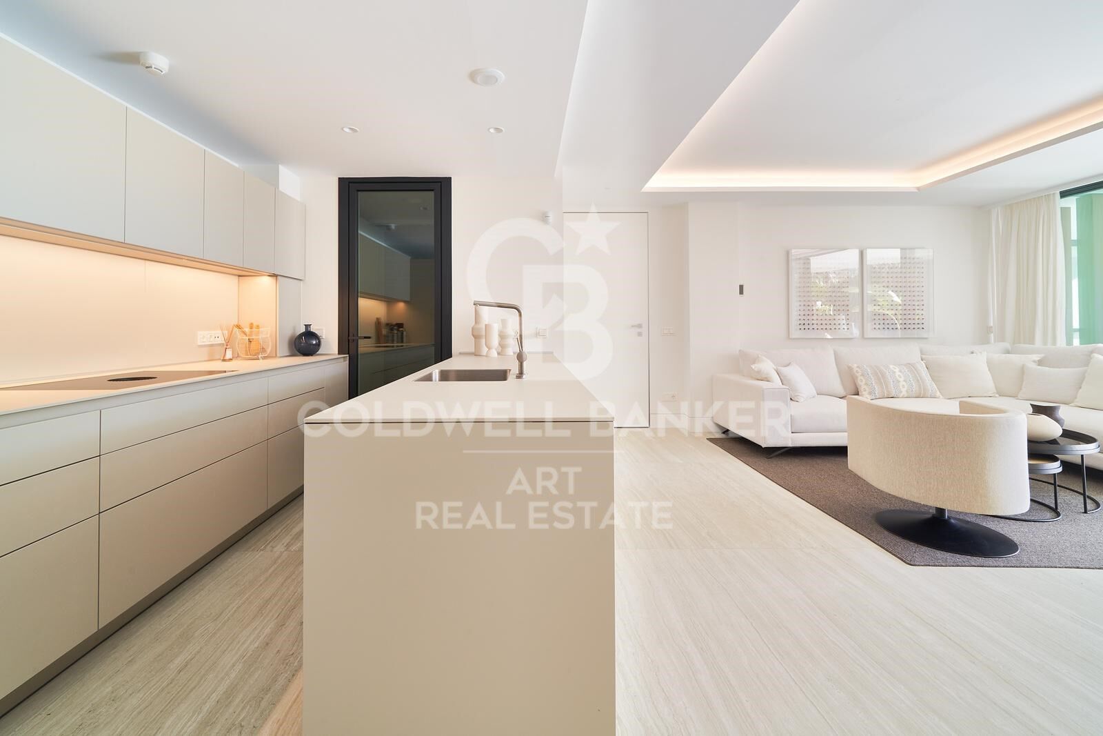 Appartamento a Estepona, Malaga, Spagna 3 camere da letto, 328 mq. N° 158659