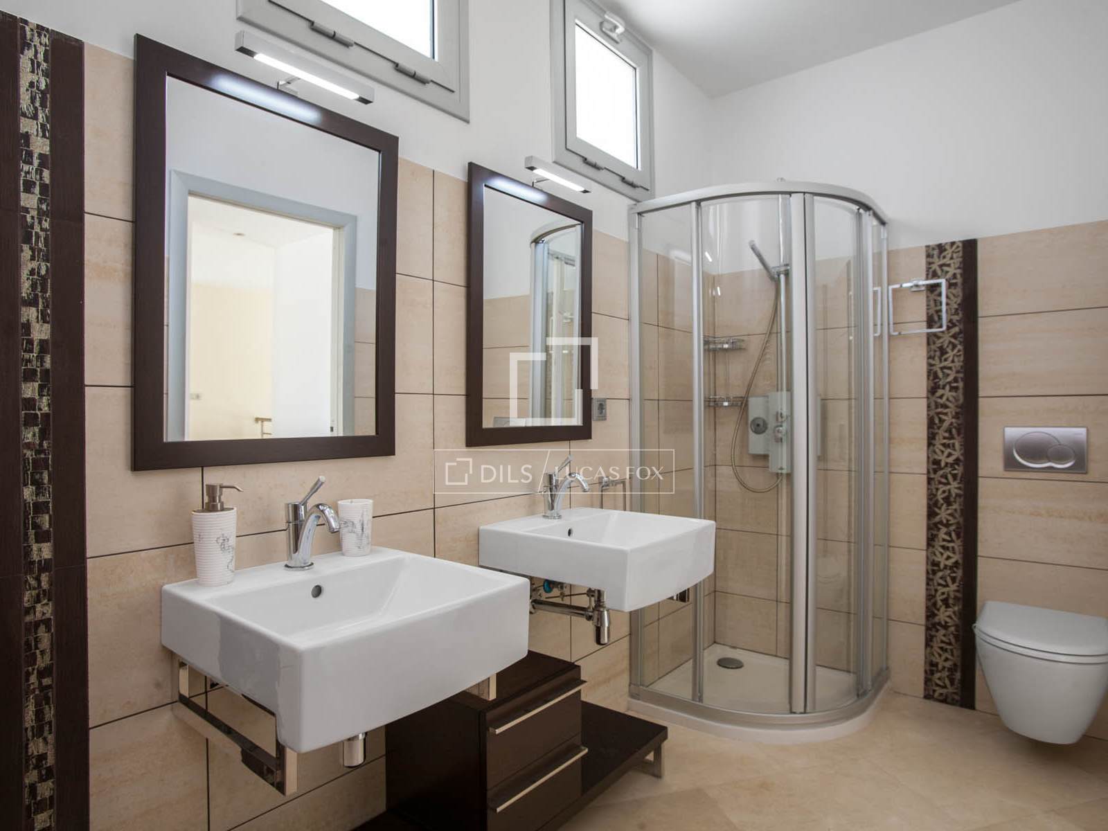 Huvila Cabrils, Barcelona, Espanja 6 makuuhuonetta, 786 m2 No. 164607
