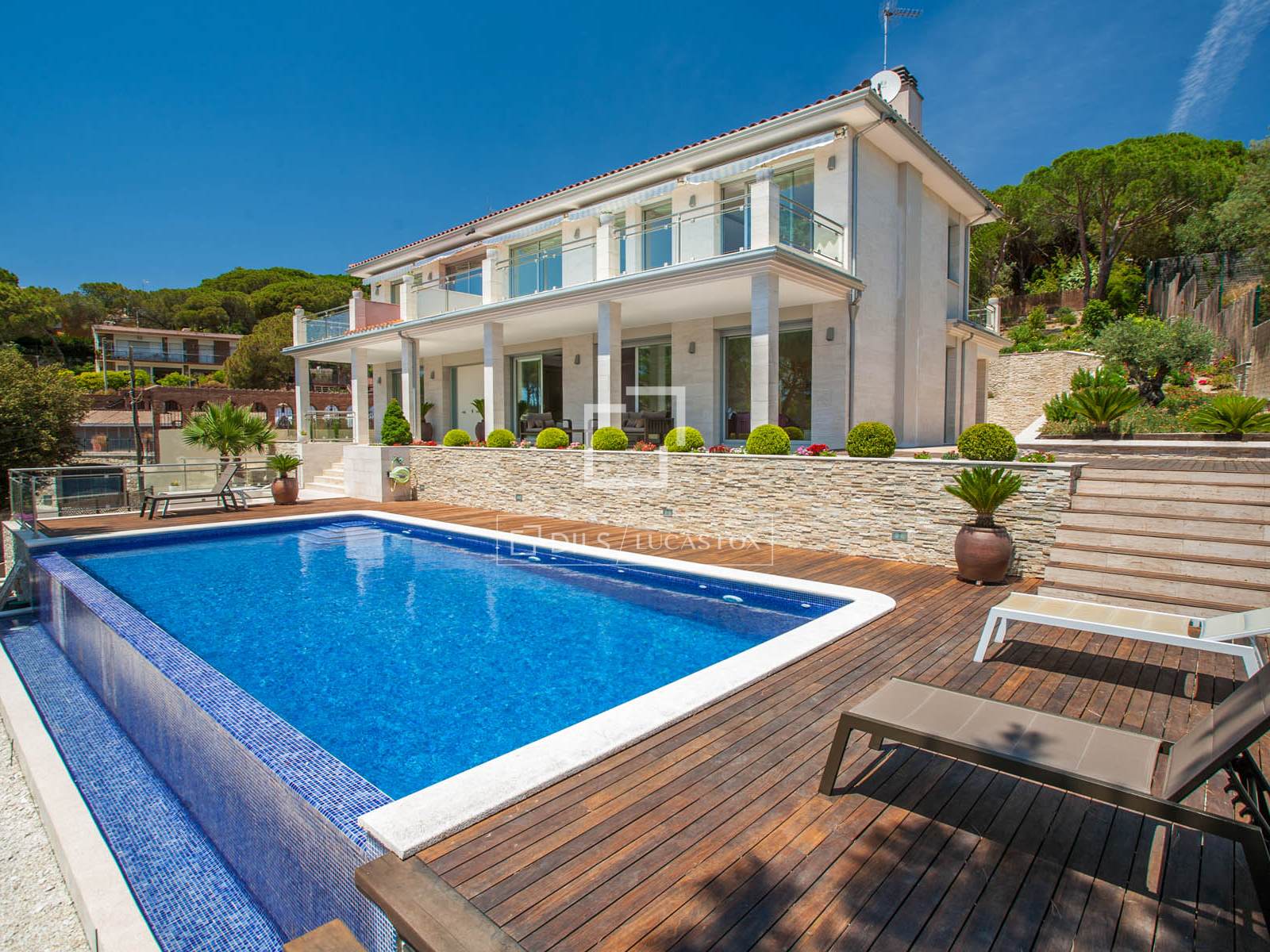 Huvila Cabrils, Barcelona, Espanja 6 makuuhuonetta, 786 m2 No. 164607