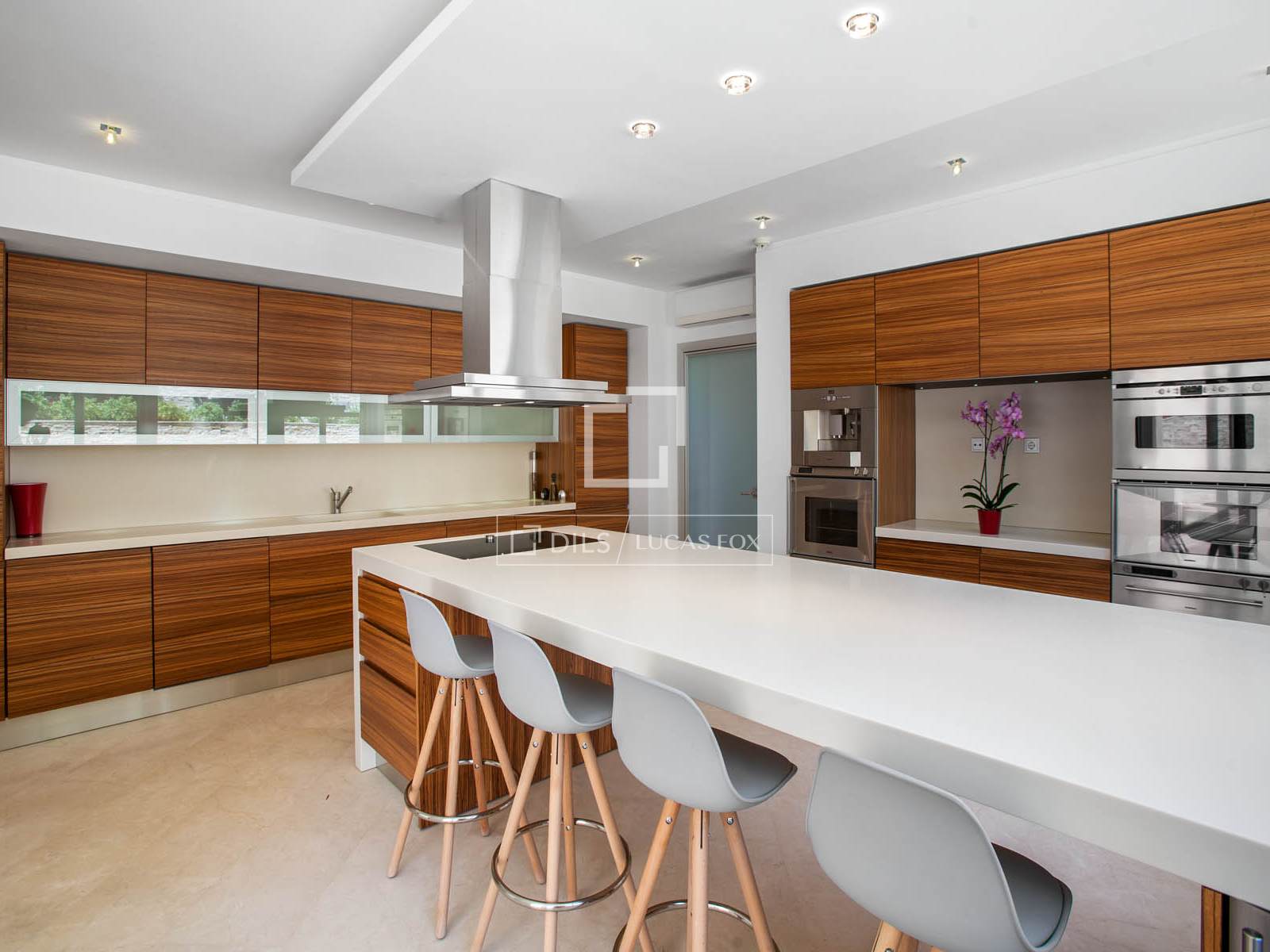 Huvila Cabrils, Barcelona, Espanja 6 makuuhuonetta, 786 m2 No. 164607