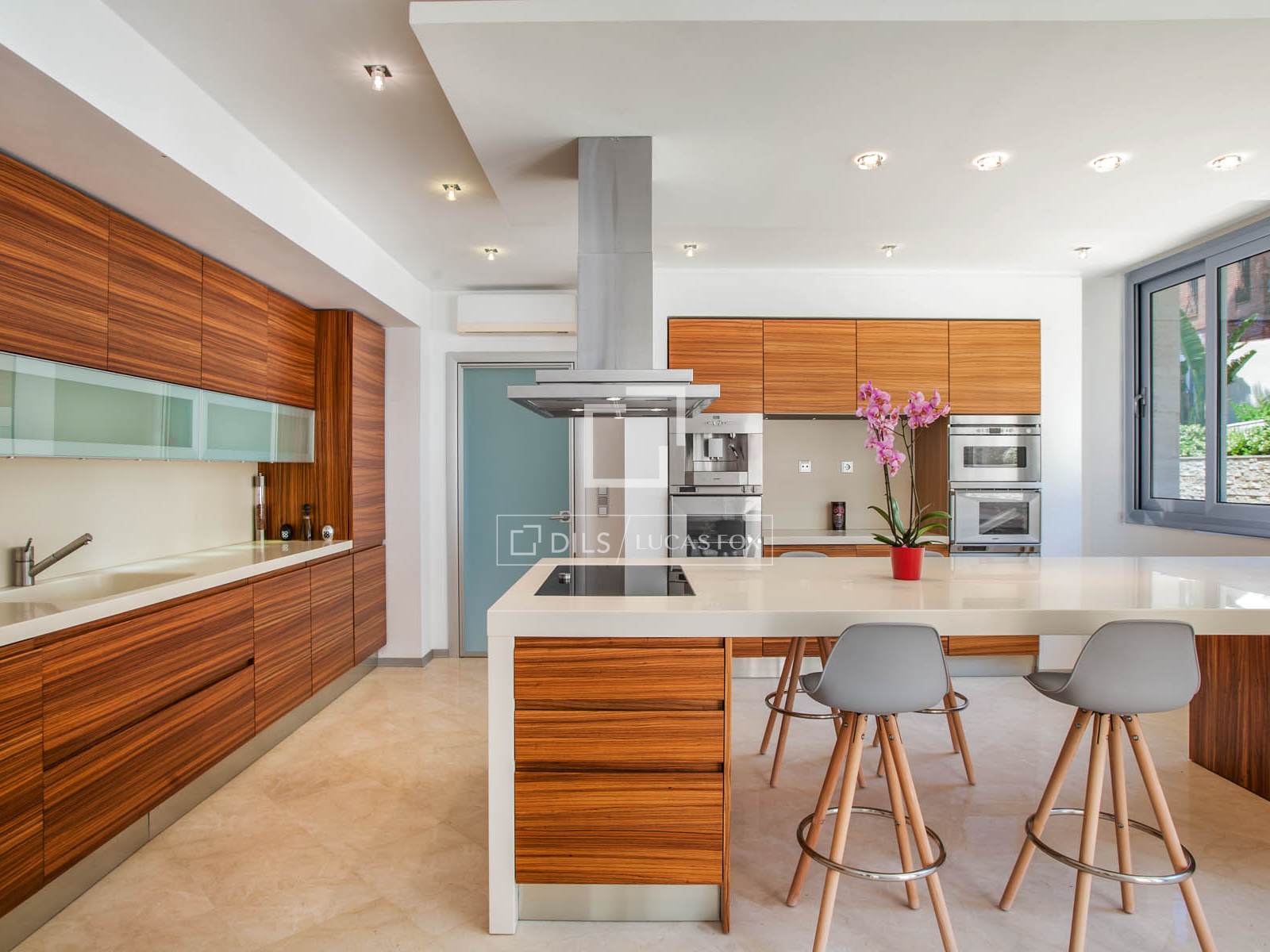 Huvila Cabrils, Barcelona, Espanja 6 makuuhuonetta, 786 m2 No. 164607