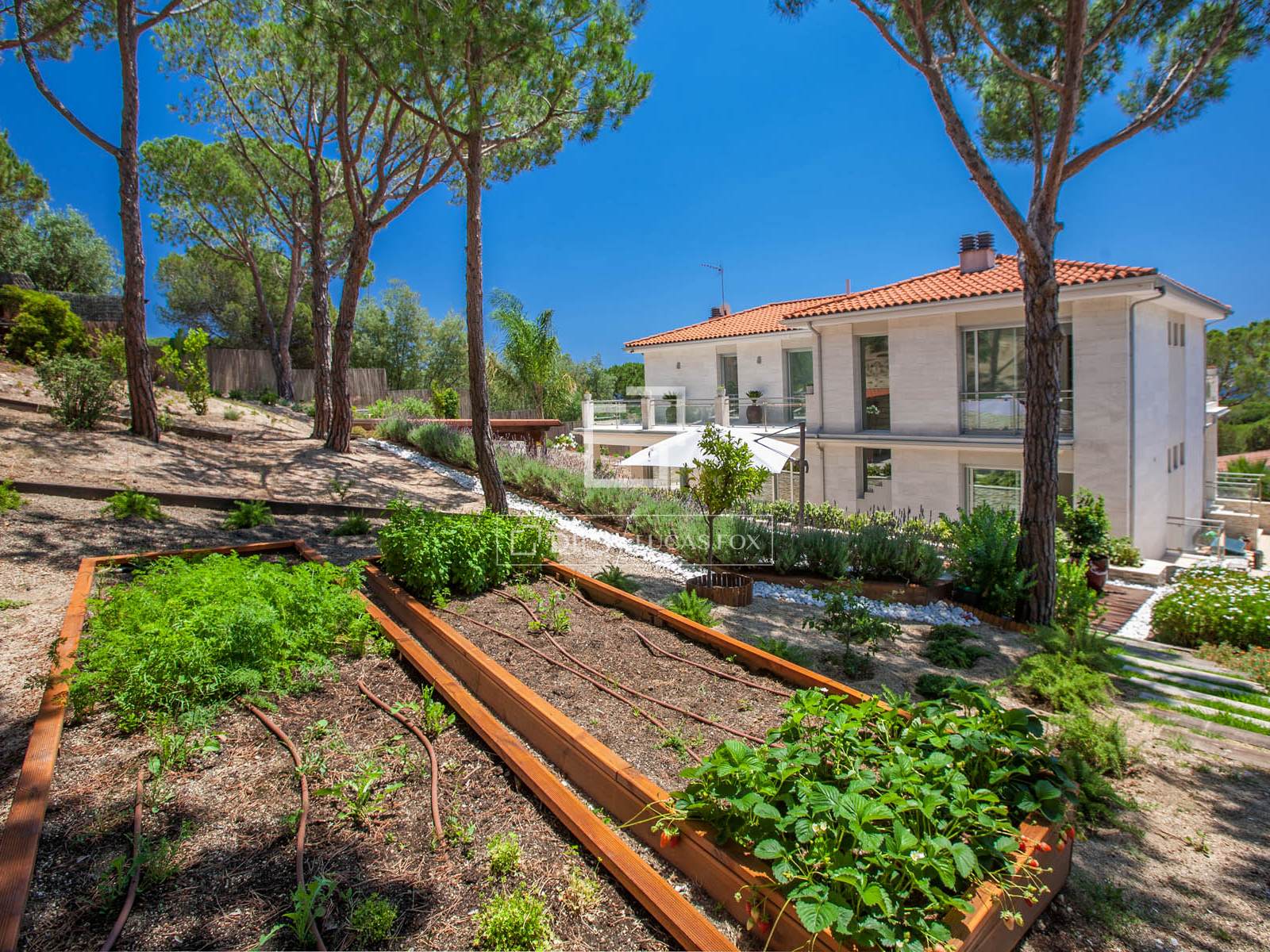 Huvila Cabrils, Barcelona, Espanja 6 makuuhuonetta, 786 m2 No. 164607