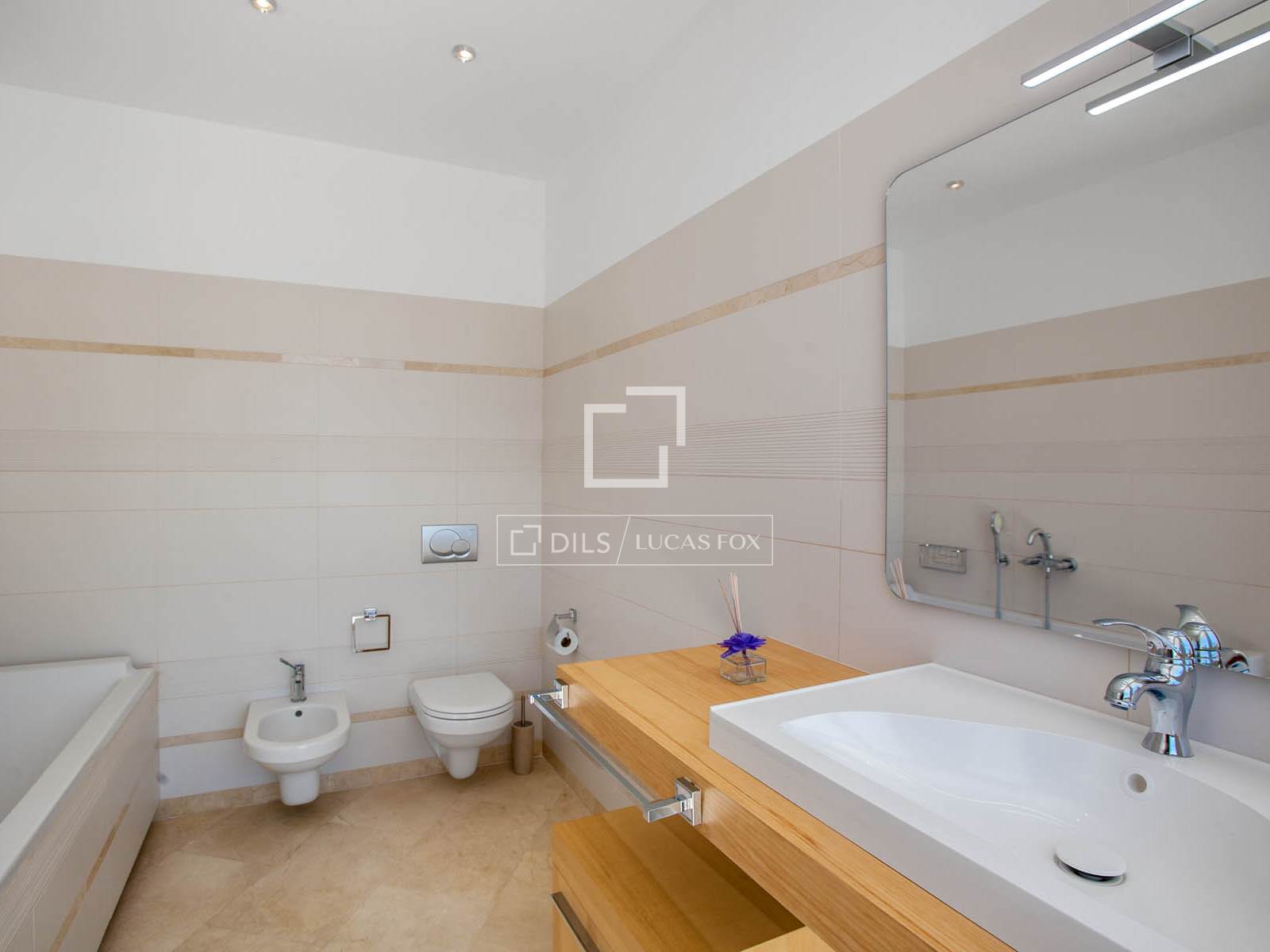 Huvila Cabrils, Barcelona, Espanja 6 makuuhuonetta, 786 m2 No. 164607