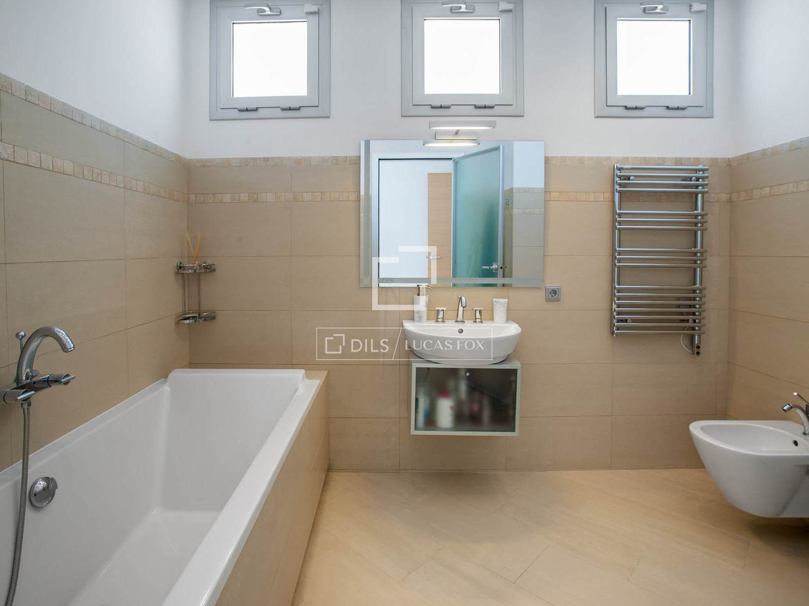 Huvila Cabrils, Barcelona, Espanja 6 makuuhuonetta, 786 m2 No. 164607