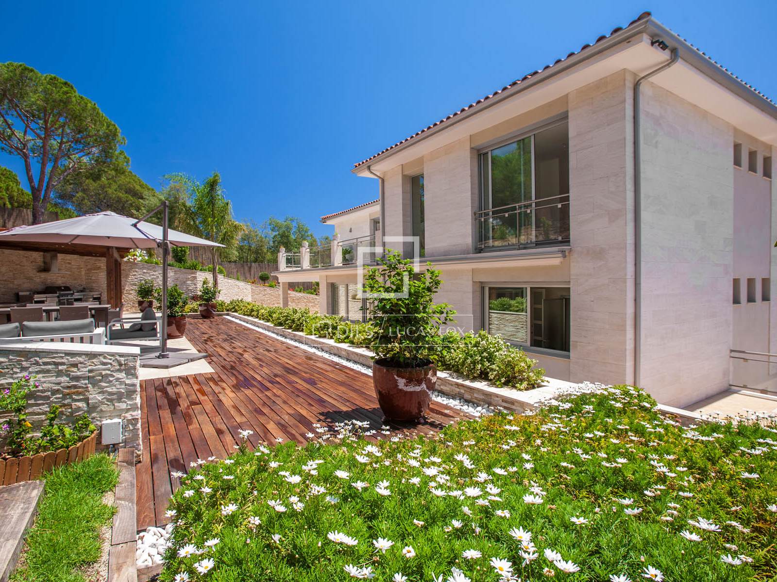 Huvila Cabrils, Barcelona, Espanja 6 makuuhuonetta, 786 m2 No. 164607