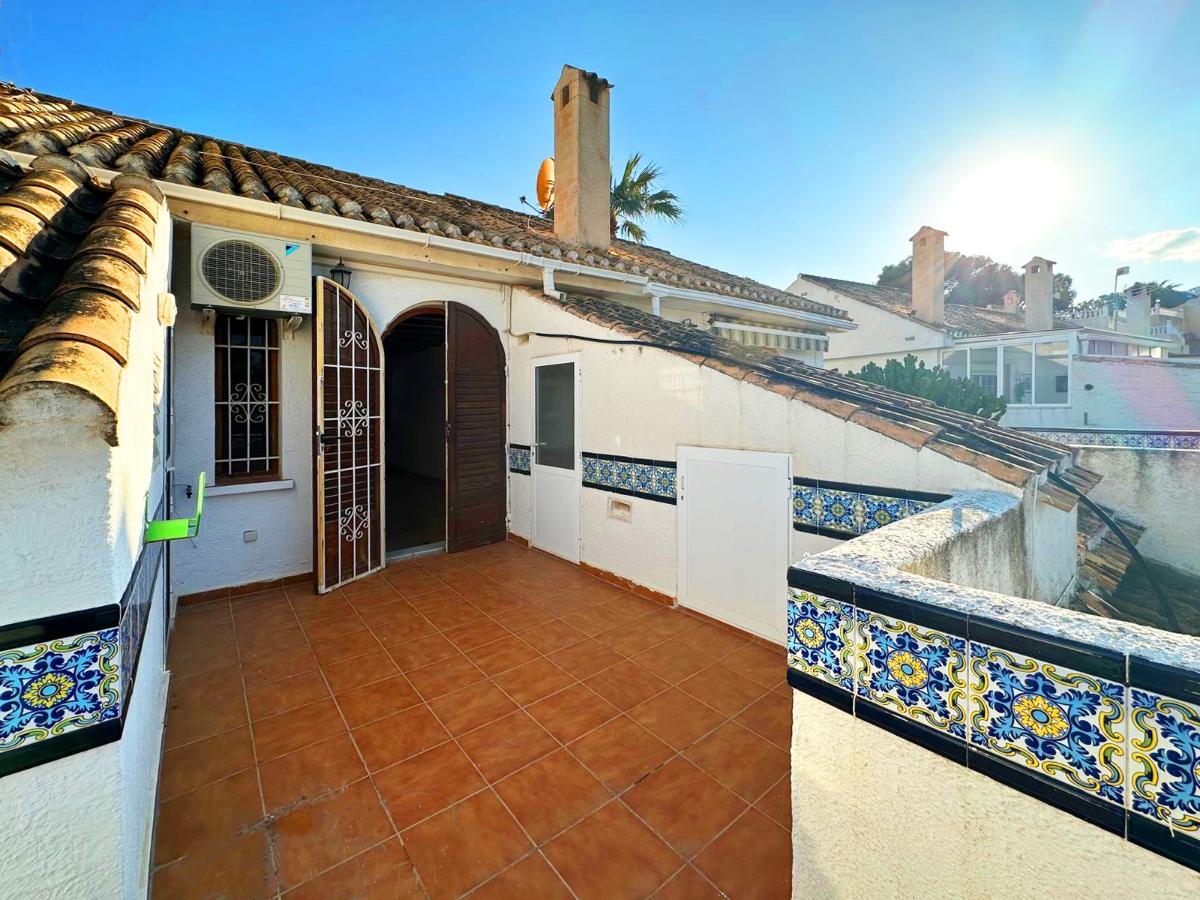 Casa adosada en Alicante, España 3 dormitorios, 98 m2 No. 149072