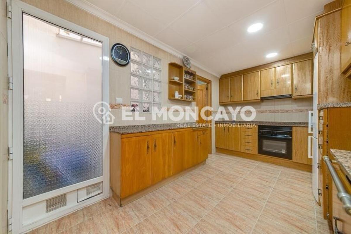 House in Guardamar del Segura, Alicante, Spain 3 bedrooms, 106 sq.m. No. 149071