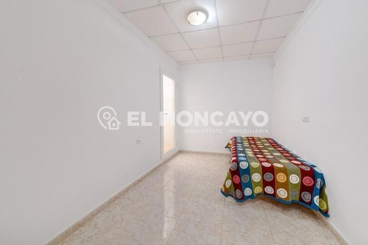 House in Guardamar del Segura, Alicante, Spain 3 bedrooms, 106 sq.m. No. 149071