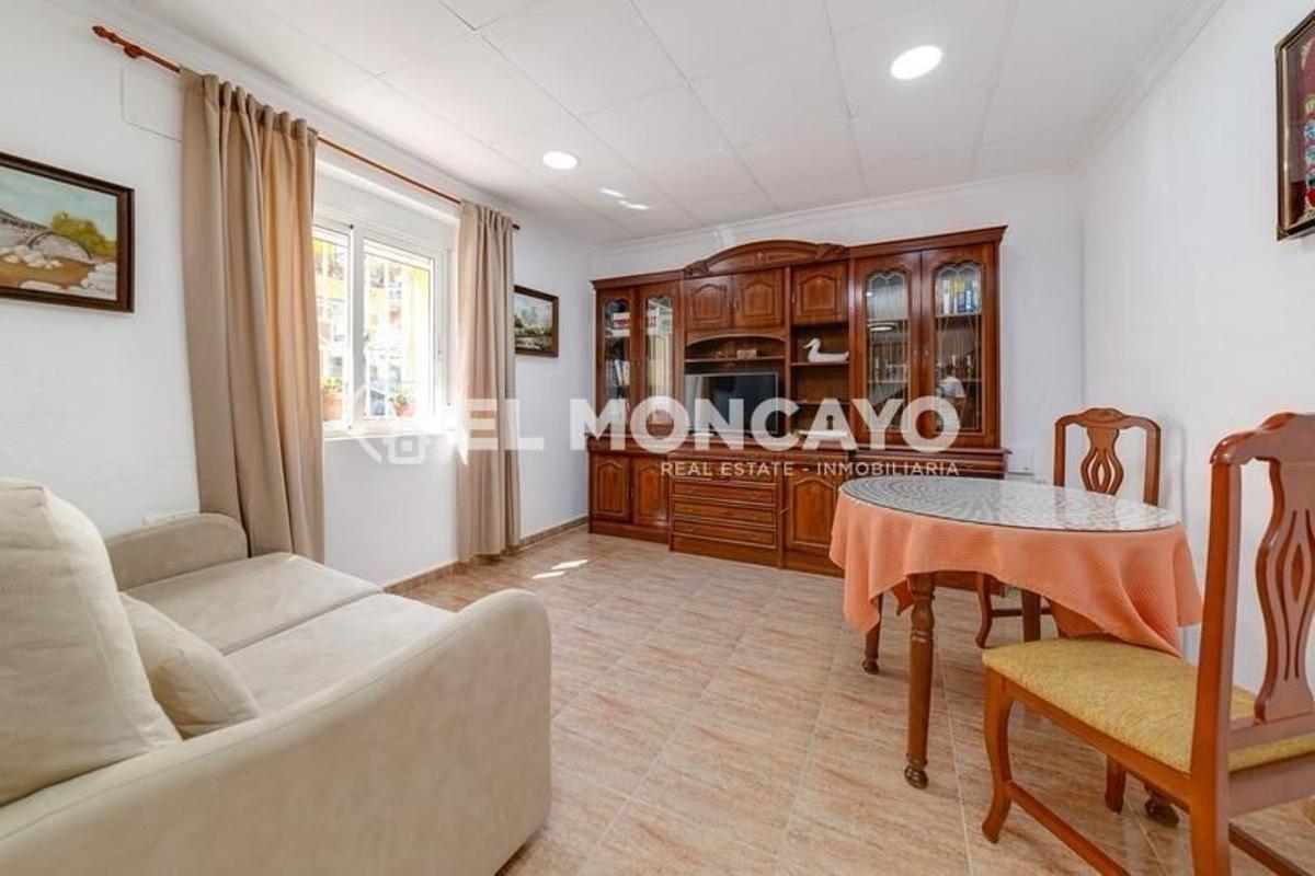 House in Guardamar del Segura, Alicante, Spain 3 bedrooms, 106 sq.m. No. 149071