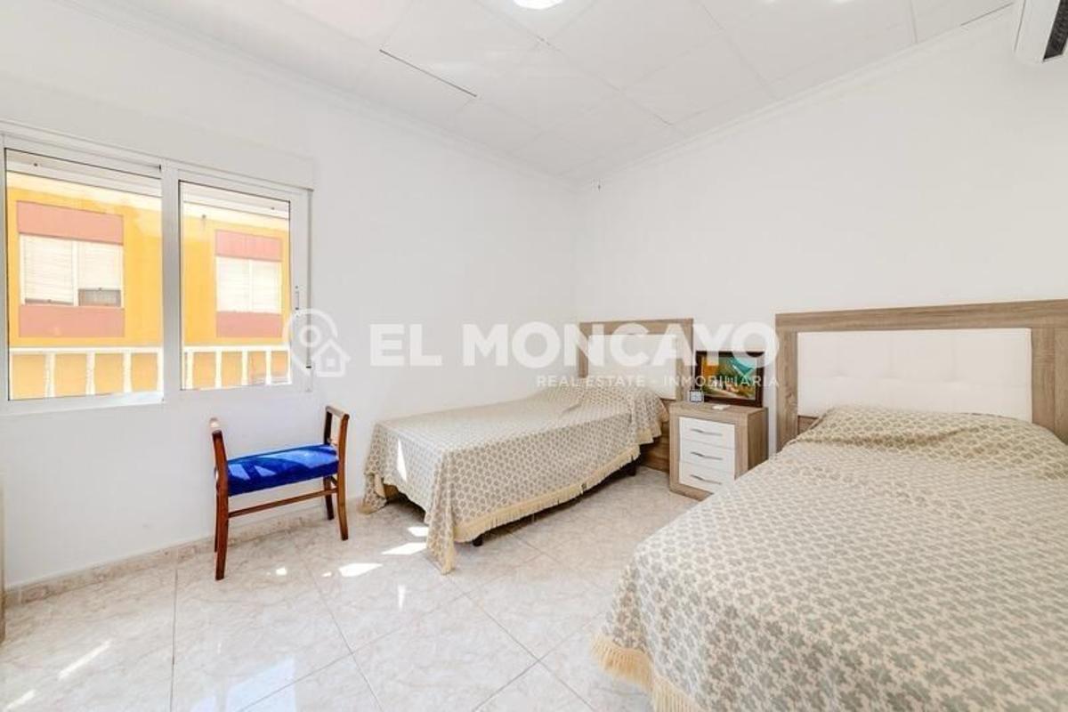 House in Guardamar del Segura, Alicante, Spain 3 bedrooms, 106 sq.m. No. 149071