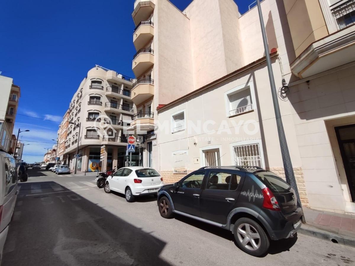 House in Guardamar del Segura, Alicante, Spain 3 bedrooms, 106 sq.m. No. 149071