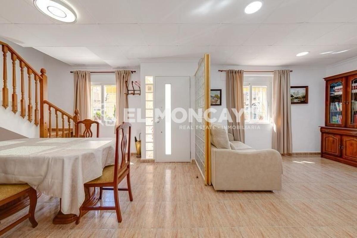 House in Guardamar del Segura, Alicante, Spain 3 bedrooms, 106 sq.m. No. 149071