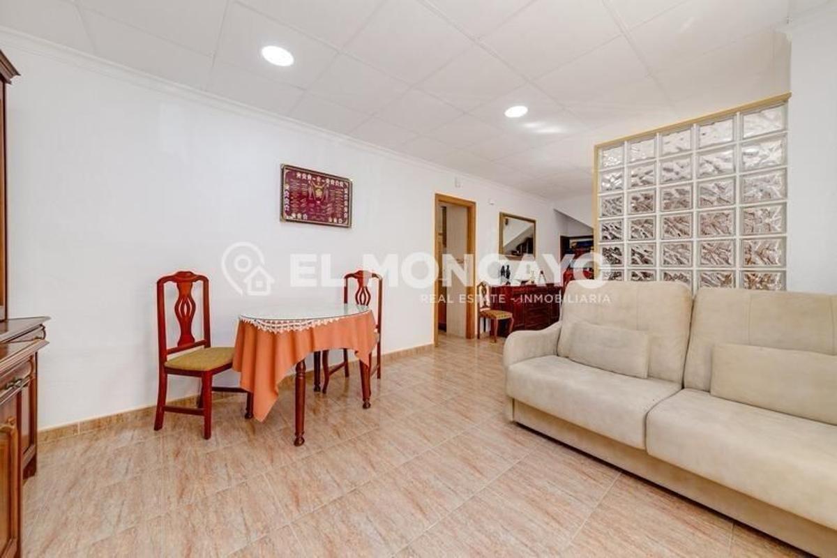 House in Guardamar del Segura, Alicante, Spain 3 bedrooms, 106 sq.m. No. 149071