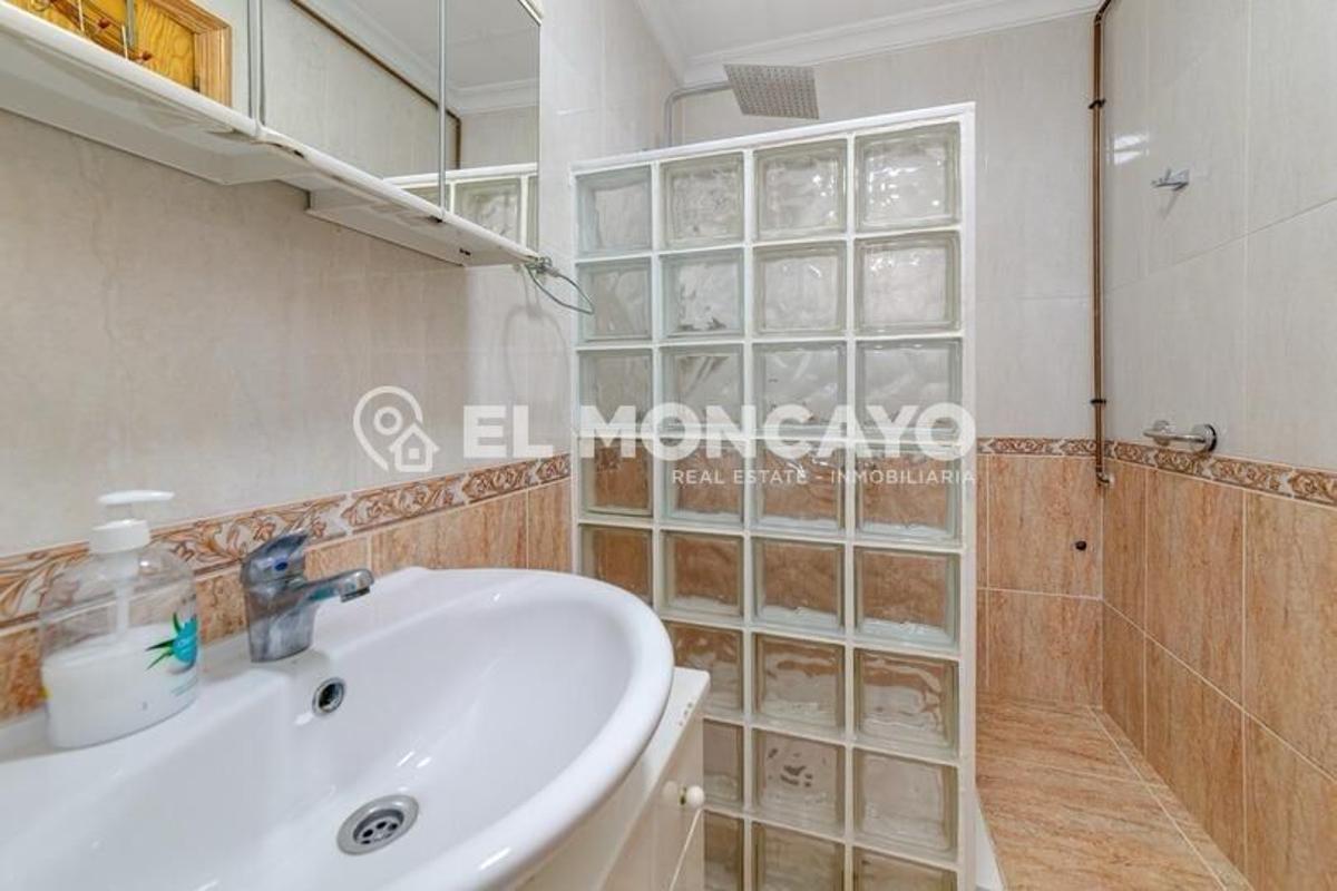 House in Guardamar del Segura, Alicante, Spain 3 bedrooms, 106 sq.m. No. 149071